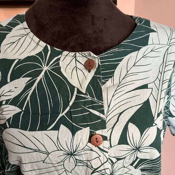Vintage Hilo Hattie Original small floral hawaiian button down top - Picture 2 of 5